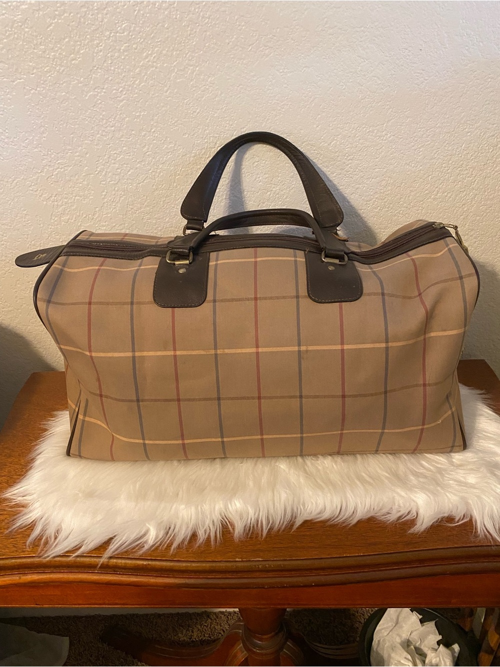 Vintage Burberry Weekender Duffle bag w/ lock & key!